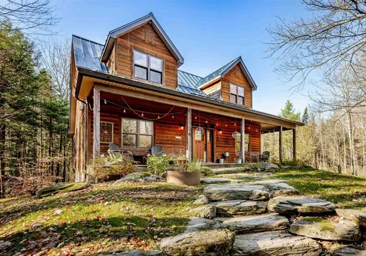 Two or more stories for sale - 11 Rue de la Pommeraie, Sherbrooke, J0B3G0