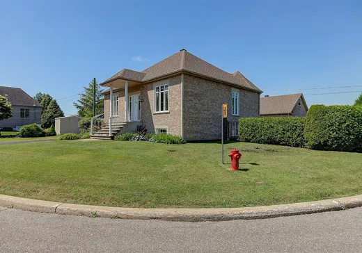 Maison à vendre - 1017 Rue des Tilleuls, Marieville, J3M 1S4