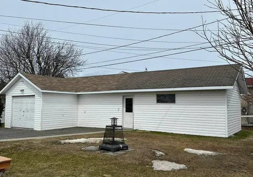 House for sale - 388 Boul. Dion, Matane, G4W 3M3