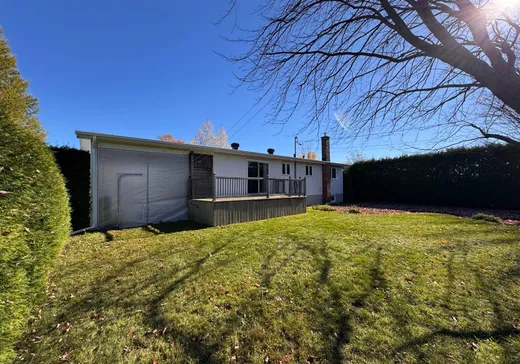 Maison à vendre - 420 Rue Simonds S., Granby, J2J 1C9
