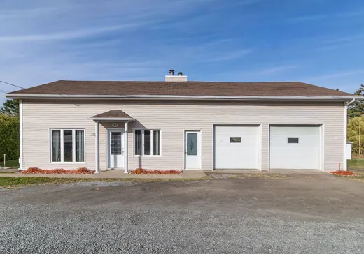 Two or more stories for sale - 91 Route 132 , Métis-sur-Mer, G0J1S0