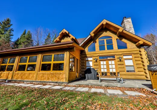 Two or more stories for sale - 13 Ch. du Merle, Saint-Sauveur, J0R1A0