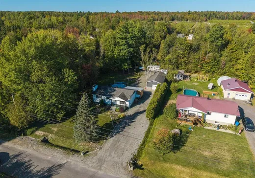 Maison à vendre - 220 Rue Ducharme, Ste-Catherine-De-Hatley, J0B 1W0