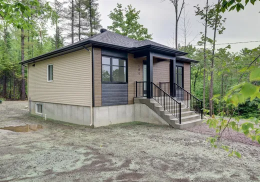 Maison à vendre - 332 Rue des Étoiles, St-Hippolyte, J8A 0M9