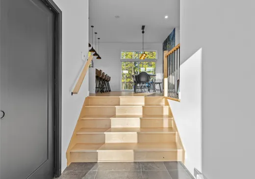 Maison à vendre - 84 Rue du Monarque, St-Hippolyte, J8A 0L5