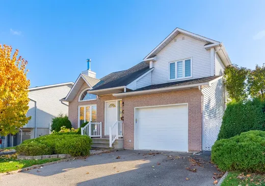 Maison à étages à vendre - 240 Rue Simoneau, Laval (Vimont), H7H2T3