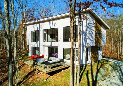 Two or more stories for sale - 2 Rue des Pins, Saint-Augustin-de-Desmaures, J0B1B0