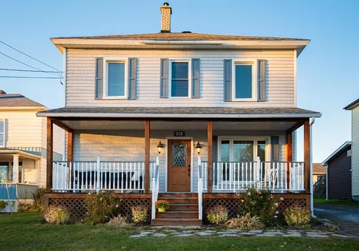 Maison à étages à vendre - 158 Rue Duplin, East Angus, J0B1R0