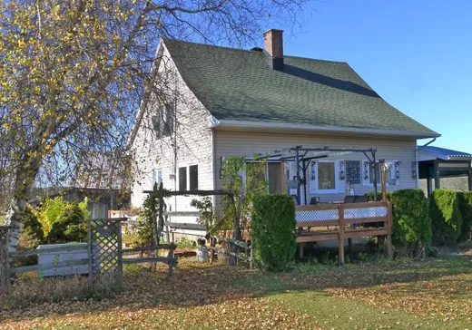 Two or more stories for sale - 2371A Route Hébert, Saint-Valère, G0P1M0