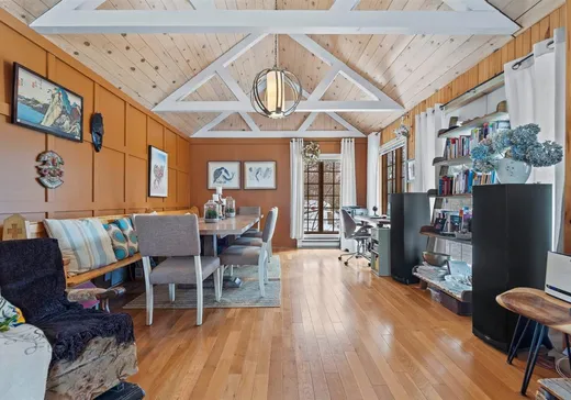 Maison à étages à vendre - 1595 Ch. du Lac-des-Becs-Scie O., Saint-Sauveur, J0R1R1