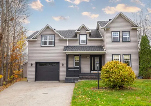 Maison à étages à vendre - 4862 Rue Goncourt, Rock Forest-Saint-Élie-Deauville, J1N4G7