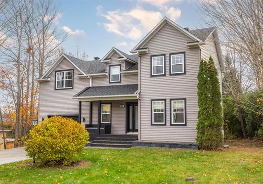 Maison à vendre - 4862 Rue Goncourt, Rock Forest-Saint-Élie-Deauville, J1N 4G7