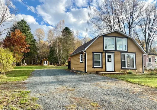 1 1/2 Storey for sale - 112 Rue Harvey, Val des Sources, J1T3M7