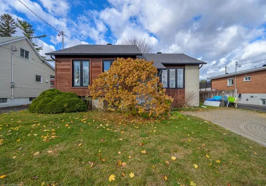 Bungalow à vendre - 8265 Rue Adrien, Laval (Vimont), H7A1J4