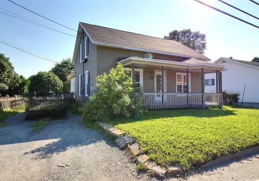 House for sale - 47 Rue de la Frontière O., Témiscouata-sur-le-Lac, G0L 2B0