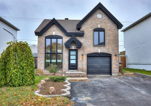 Split-level for sale - 3186 Av. de la Canardière, Acton Vale, J7V9J9