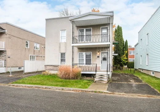 Maison à vendre - 2335-2345 Av. Sylva-Clapin, Saint-Hyacinthe, J2S 5T4