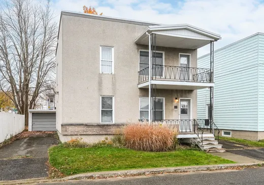 Maison à vendre - 2335-2345 Av. Sylva-Clapin, Saint-Hyacinthe, J2S 5T4