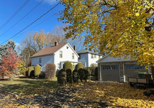 Maison à vendre - 644 Rue Grace, Lachute, J8H 1N4