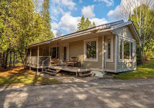 Bungalow à vendre - 118 Ch. Charles-Aimé-Côté, Val Morin, J0T2T0
