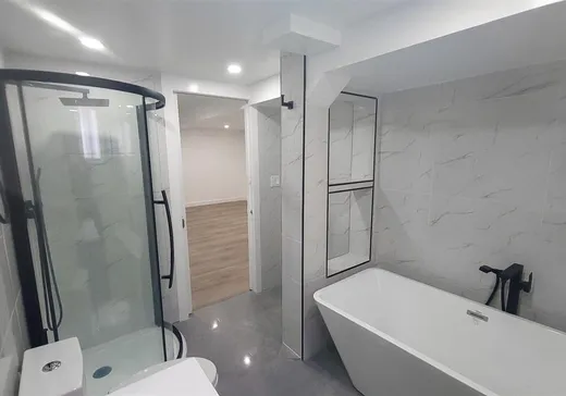 Bungalow à vendre - 10515 Av. Garon, Montréal (Nord), H1H3T2