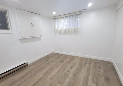 Maison à vendre - 10515 Av. Garon, Montréal (Nord), H1H 3T2