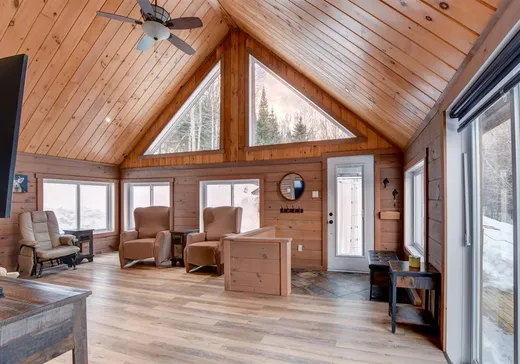 Un étage et demi à vendre - 12 Ch. du Club, Mandeville, J0K1L0