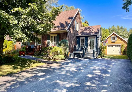 Un étage et demi à vendre - 12 Rue Defoy, Victoriaville, G6P7C2