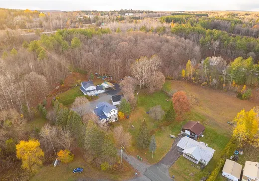 Maison à vendre - 7-7A Rue Goyette, St-Francois-Xavier-de-Brompton, J0B 2V0