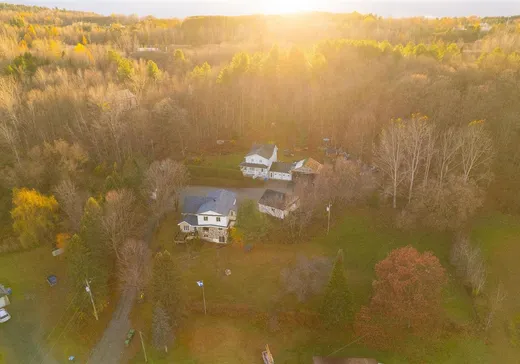 Maison à vendre - 7-7A Rue Goyette, St-Francois-Xavier-de-Brompton, J0B 2V0