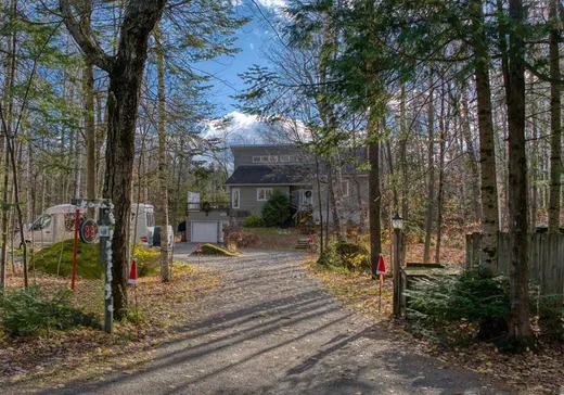 Maison à vendre - 39 Rue Tracy, St-Hippolyte, J8A 3G1