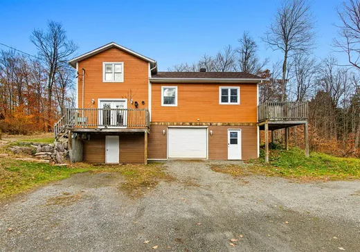 Maison à étages à vendre - 228 Ch. de la Carrière, Lachute, J8H1K9