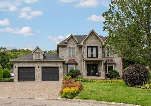 Two or more stories for sale - 50 Rue de la Petite-Savane, Beaupré, G0A1E0