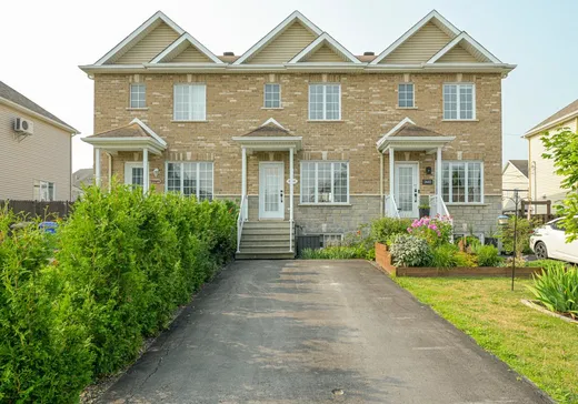 Maison à étages à vendre - 2442 Rue du Pont, Marieville, J3M0C4