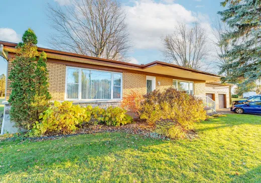 Maison à vendre - 360 Route 132, Sainte-Barbe, J0S 1P0