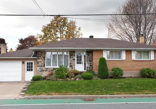 Maison à vendre - 51 Rue Bussières, Vercheres, J0L 2R0