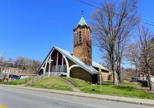 Two or more stories for sale - 16 Boul. Notre-Dame O., Stanstead, J0B3E2