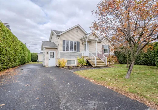 Maison à vendre - 25 Rue des Capucines, St-Joachim-De-Courval, J1Z 2L7