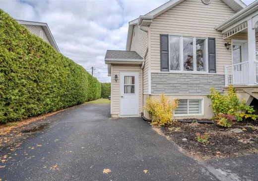 Maison à vendre - 25 Rue des Capucines, St-Joachim-De-Courval, J1Z 2L7