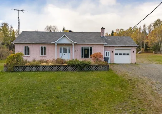 Maison à vendre - 284 Route Principale, Saint-Eusèbe, G0L 2Y0