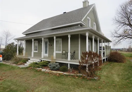 Two or more stories for sale - 511 Rue Principale, St-Thomas-De-Joliette, J0K3L0