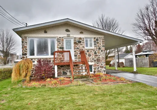 Two or more stories for sale - 830 Rue Morgan, Acton Vale, J0H1A0