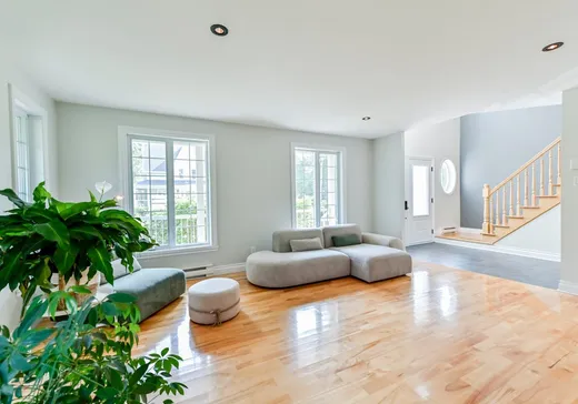 House for sale - 564 Rue Vendôme, Mont-Saint-Hilaire, J3H 4Y1