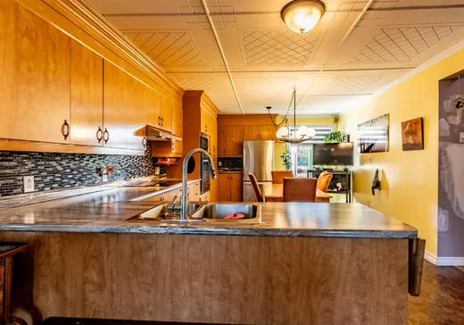 House for sale - 200 1er rg Price, Lac-aux-Sables, G0X 1M0