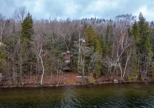 Maison à vendre - 139 Ch. du Lac-Nicolet, Saints-Martyrs-Canadiens, G0P 1A1