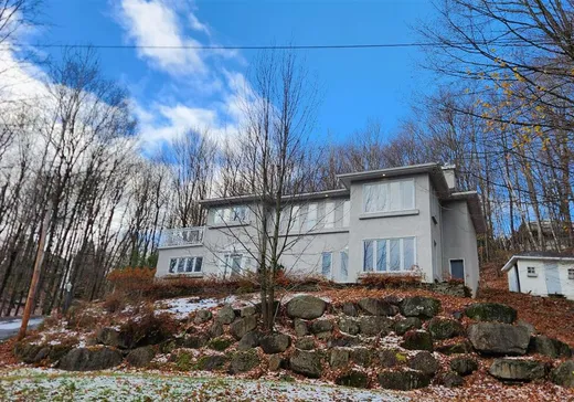 Maison à étages à vendre - 274 Ch. de la Corniche, Saint-Sauveur, J0R1K0
