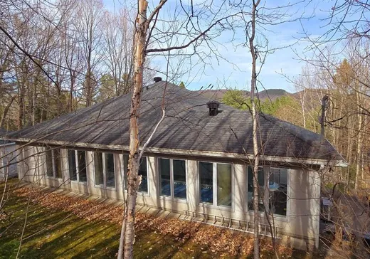 Maison à vendre - 274 Ch. de la Corniche, Saint-Sauveur, J0R 1K0