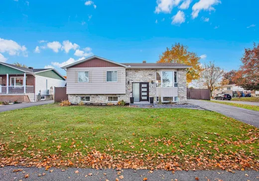 Bungalow à vendre - 2 Rue Jupiter, Mercier, J6R2E1