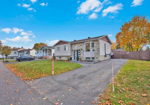 Maison à vendre - 2 Rue Jupiter, Mercier, J6R 2E1