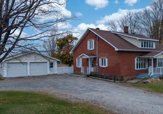 Two or more stories for sale - 52 Route 116 E., Warwick, J0A1M0